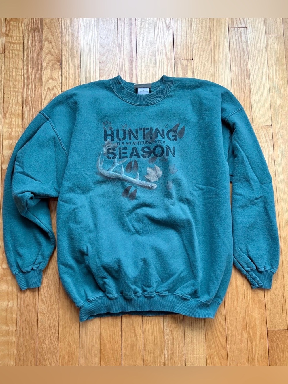 Vintage “Hunting Season” Artisans Men’s Crewneck Sweatshirt XL X-Large Green USA